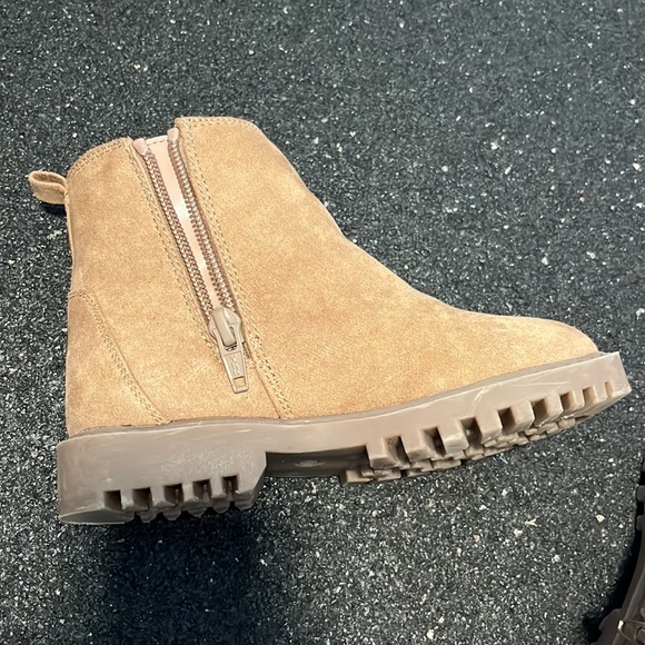 EUC GAP Toddler Girls Ankle Boots Size 10 - Picture 4 of 7
